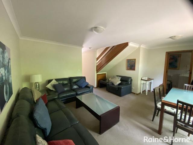 Fully furnished, 2 bedroom unit