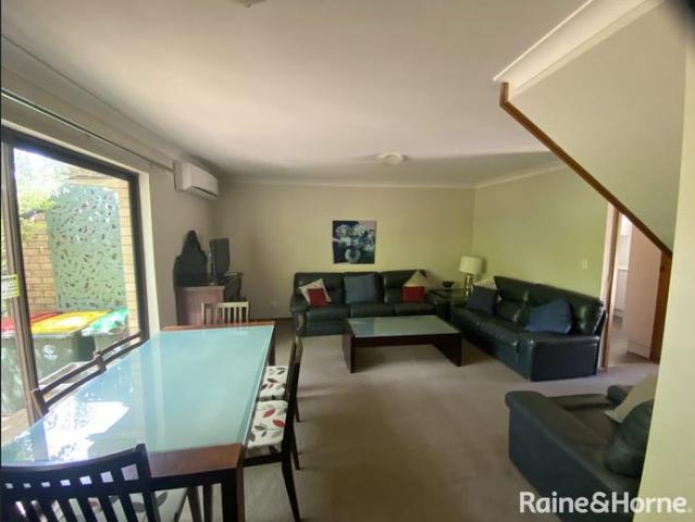 Fully furnished, 2 bedroom unit