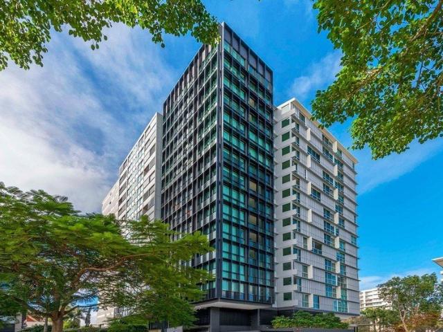 Fully Furnished 2 Bedroom Unit! Central Location!