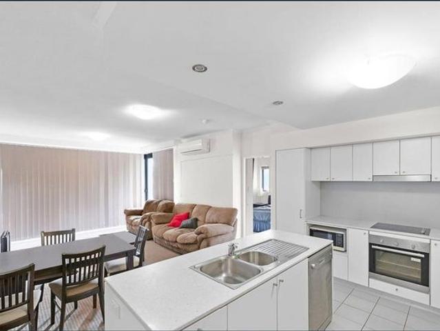 FULLY FURNISHED 2 BEDROOM UNIT IN GLADSTONE CENTRAL