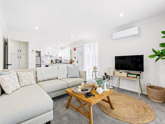 Fully Furnished 2 Bedroom Unit in Long Beach