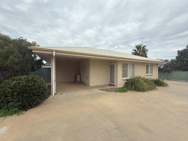 Fully Furnished 2 Bedroom Unit in Quiet East Parkes Cul de Sac