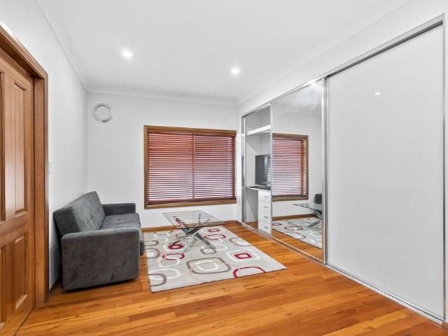 Fully Furnished 2 Bedroom Unit in the Heart of Wollongong