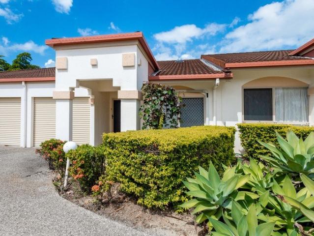 FULLY FURNISHED 2 BEDROOM VILLA IN TRINITY BEACH!