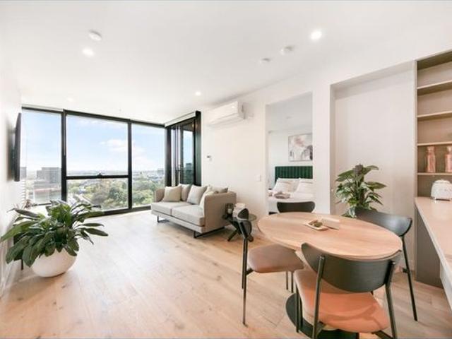 Fully furnished 2 bedroom & 2 bathroom apartment in Melbourne City