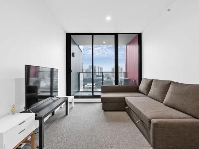 Fully Furnished 2 Bedroom, 2 Bathroom Apartment in Adelaide CBD