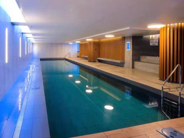 Fully Furnished 2 Bedroom 2 Bathroom with Carpark