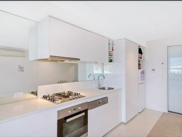Fully furnished 2 bedrooms apartment in CBD