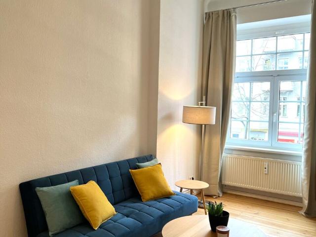Fully Furnished 2 Room Apartment with Balcony in Alt Treptow by Treptower Park