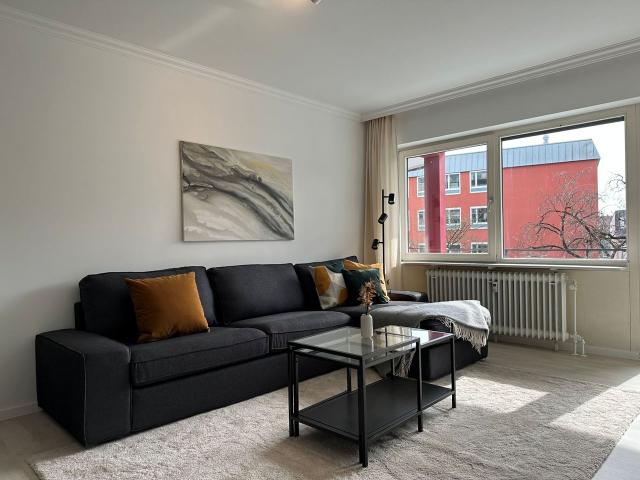 Fully Furnished 2 Room Apartment with South Facing Balcony & Parking – Munich Pasing, Munchen Amsterdam Apartments for Rent