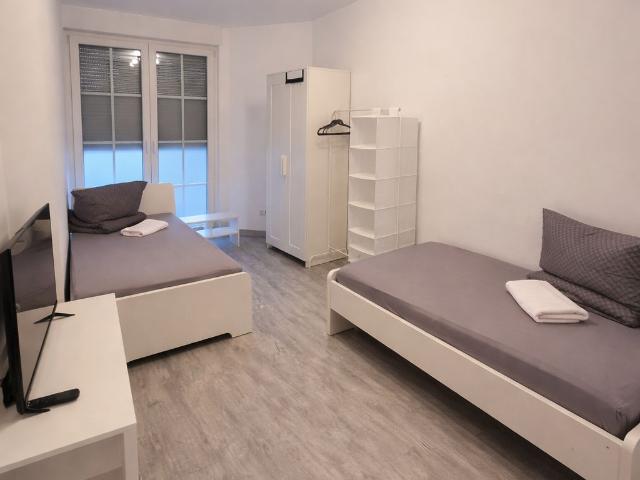 Fully Furnished 2 Room Apartment with Terrace & Parking – Ideal for Business Travelers