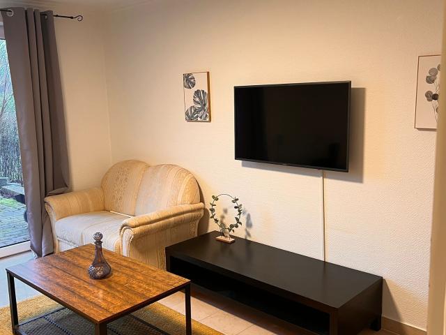 Fully furnished 2 room apartment in Hotel beautiful location