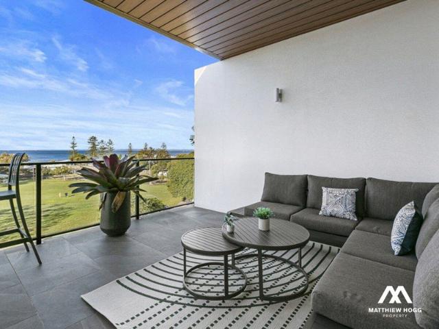Fully Furnished 2 Storey Penthouse Apartment with Extensive Bay Views
