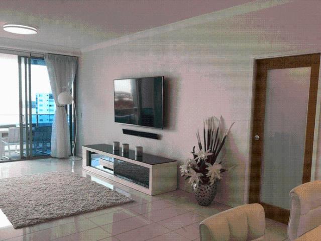Fully Furnished 4 Bedroom Apartment with Broadwater View