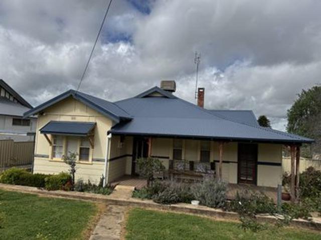 FULLY FURNISHED 4 BEDROOM HOME