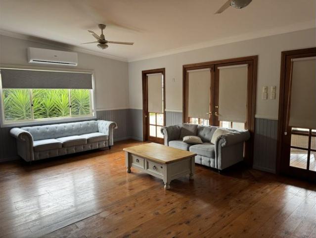 FULLY FURNISHED 4 BEDROOM HOME