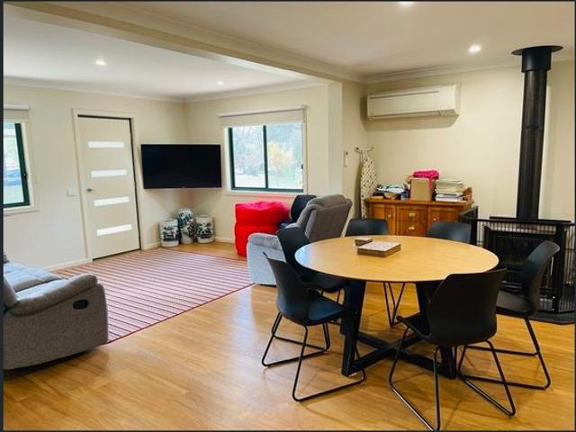 Fully Furnished 4 Bedroom Home – INCLUDES ELECTRICITY/ WATER and INTERNET