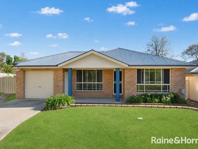 Fully Furnished 4 Bedroom Home with Shed & Workshop