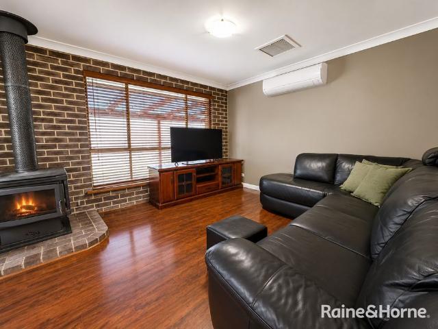 Fully Furnished 4 Bedroom Home with Shed & Workshop