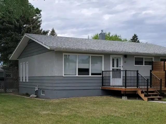 Fully furnished 4 bedroom with office, private yard, all utilities included
