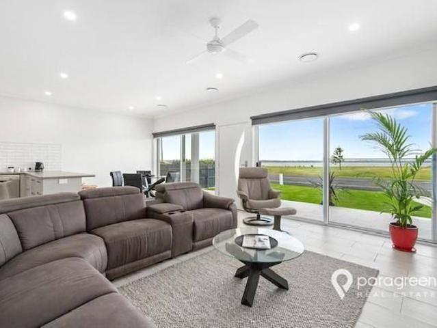 FULLY FURNISHED 4 BEDROOM 2 BATHROOM HOME IN PORT WELSHPOOL