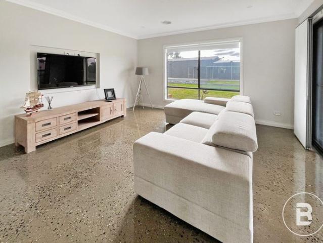 4 BEDROOM MODERN HOME