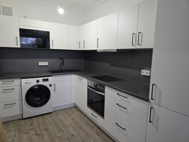 Fully Furnished 4 Rooms Apartment Close to Dresden HBF