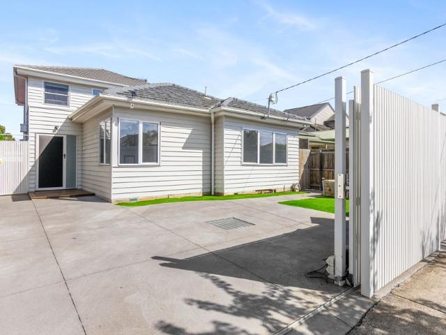 Fully Furnished 5 Bedroom Family Retreat with Spa Prestige Living in the Heart of West Footscray