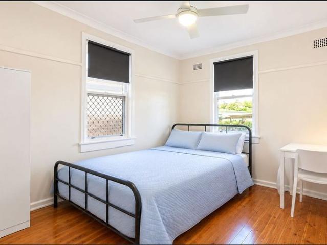 Fully Furnished 5 Bedroom Home in Rydalmere – Convenient for Students & Professionals