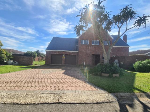 Fully Furnished 5 Bedroom Home | Short Term Rental