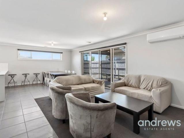 Fully Furnished 5 Bedroom Home perfect for families or students to share