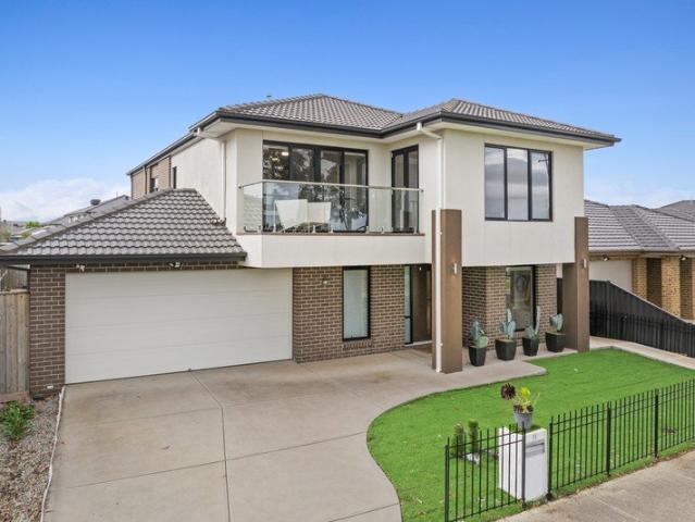 FULLY FURNISHED | 5 BEDROOMS | WALK TO TRAIN STATION AND SHOPS