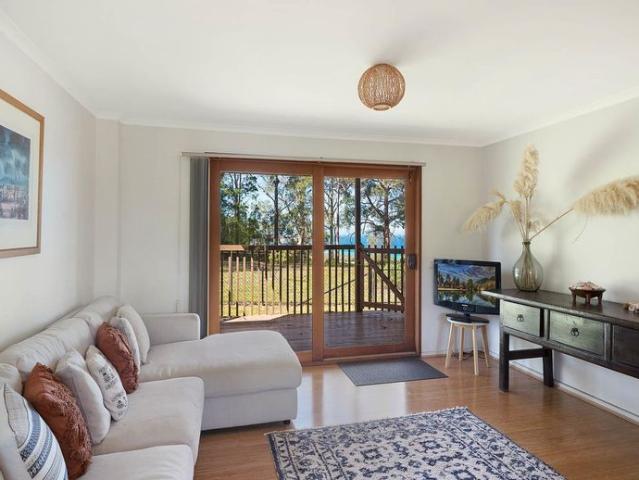 Fully furnished $750 Per Week
