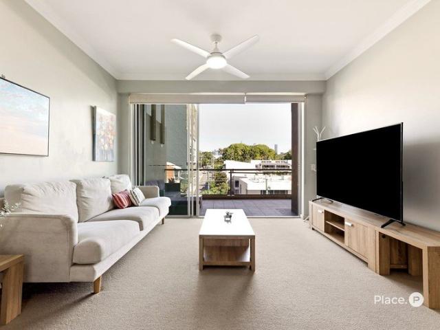 Fully Furnished 80sqm of Elevated Inner City Living Moments from King Street and the RBWH