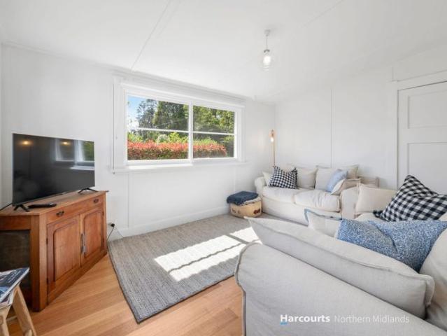 Fully Furnished Cottage in Cressy