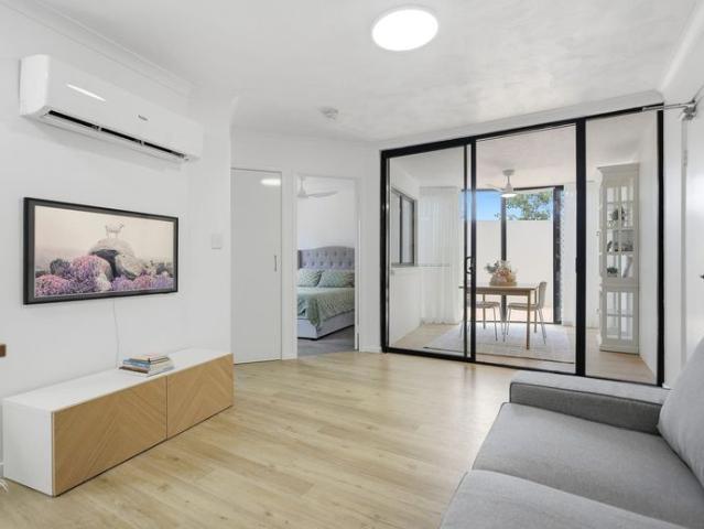 Fully Furnished Courtyard Unit