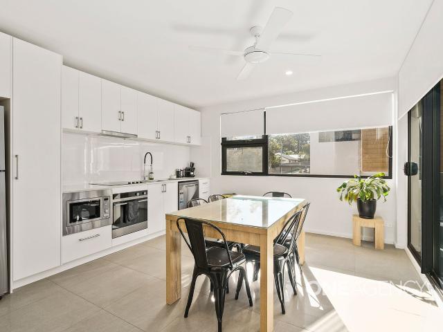 FULLY FURNISHED COASTAL UNIT IN THE HEART OF HUSKISSON