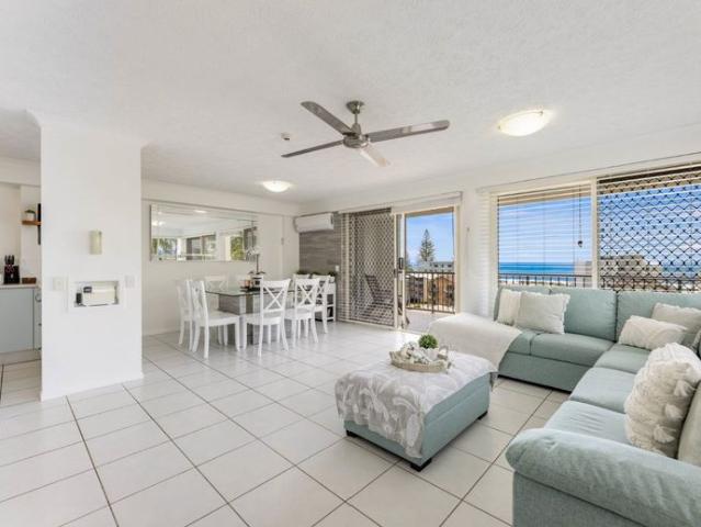 FULLY FURNISHED COASTAL UNIT