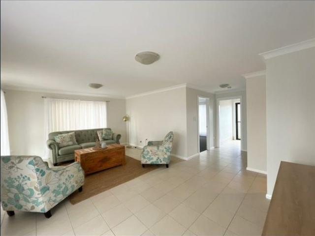 FULLY FURNISHED COASTAL LIVING IN BEAUTIFUL MANNING POINT