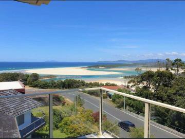 Fully Furnished Coastal Living in the Heart of Nambucca Heads