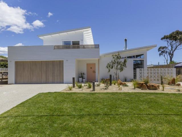 Fully Furnished Coastal Living in Turners Beach