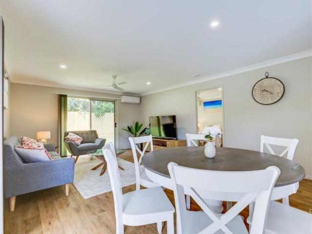 Fully Furnished Coastal Living – Just Minutes from the Beach