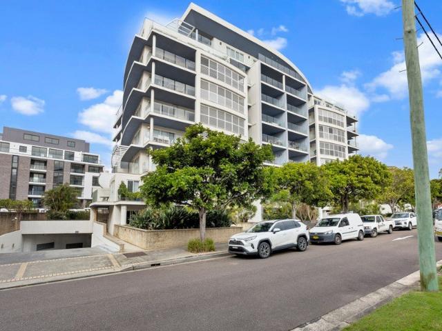 Fully Furnished Coastal Living Spacious 2 Bedroom Unit in The Entrance