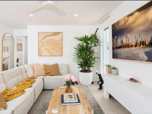 Fully Furnished Coastal Oasis – Move in & Indulge