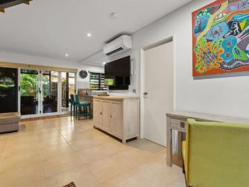 Fully Furnished Coastal Retreat Opposite Cable Beach