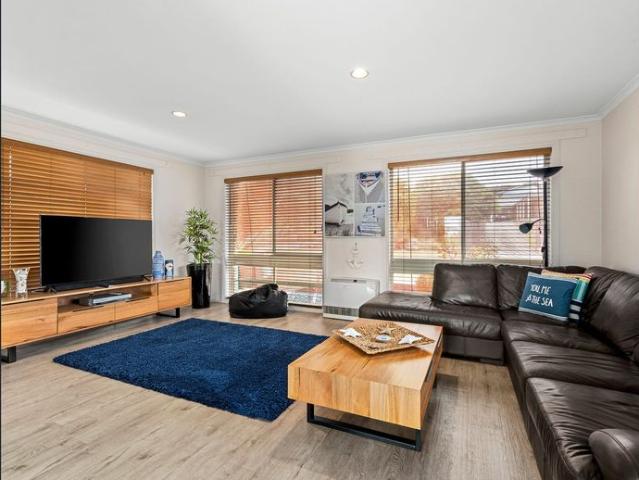 Fully Furnished Coastal Retreat – Short Term Lease Available