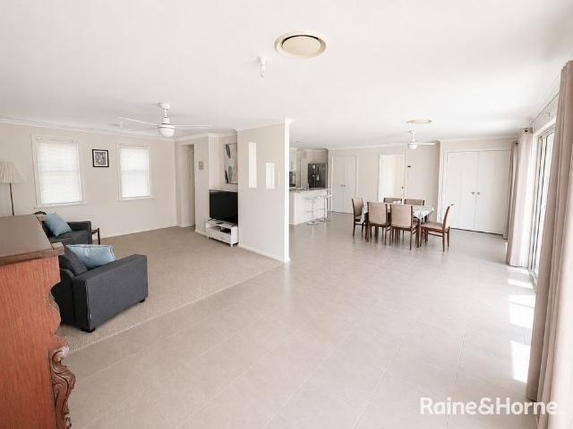 Fully Furnished Comfort in a Quiet Cul de Sac