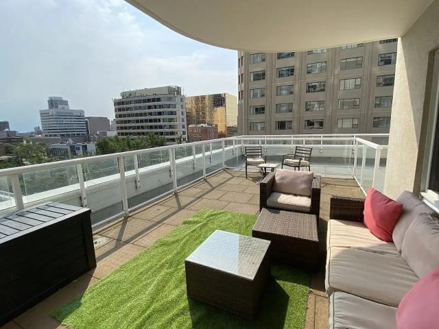 FULLY FURNISHED CONDO ON 104TH ST WITH OVERSIZED PATIO — 1 Bedroom Condo Unit
