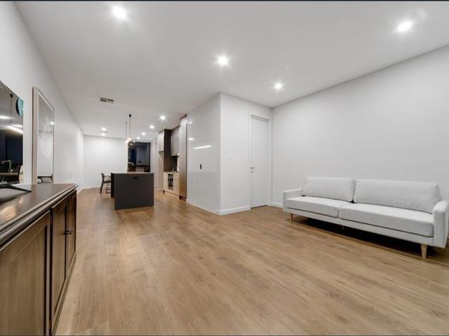 Fully Furnished Contemporary Townhouse in Prestigious Hamilton Hill