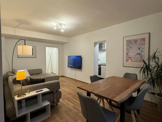 Fully furnished, cosy, central flat with underground parking in Cologne, Koln Amsterdam Apartments for Rent
